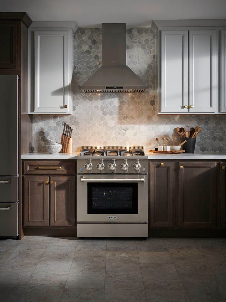 Thor Kitchen 30 in. 4.2 cu. ft. Professional Natural Gas Range in Stainless Steel, HRG3080U - Smart Kitchen Lab