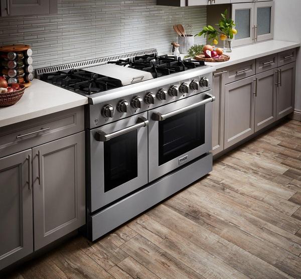 Thor Kitchen 48 in. 6.7 cu. ft. Professional Natural Gas Range in Stainless Steel, HRG4808U - Smart Kitchen Lab